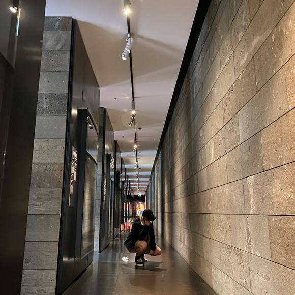 Profile Picture of Duc Nguyen (@ducnguyen97) on Poshmark