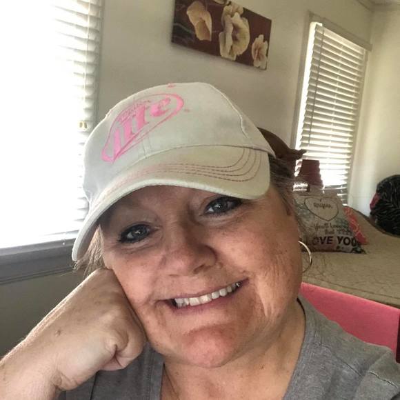 Profile Picture of Robin Johns (@robinjo3022) on Poshmark