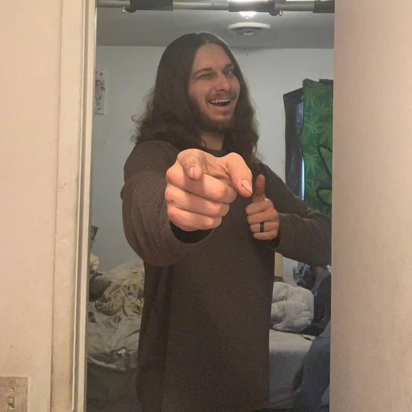 Profile Picture of Joshua Chennault (@smiley81315) on Poshmark