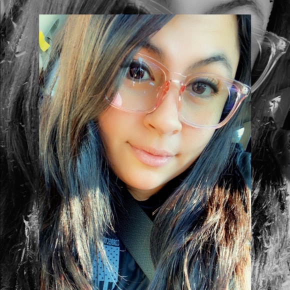 Profile Picture of Alexa Ortiz (@lexasfashion) on Poshmark