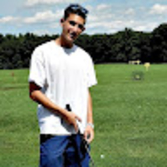 Profile Picture of Daniel Vasilew (@dannyv95) on Poshmark