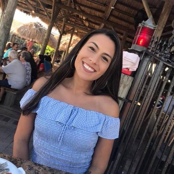 Profile Picture of Christine Chinea (@xine_xo) on Poshmark