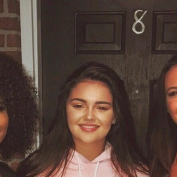 Profile Picture of Kate Phillips (@katephillips16) on Poshmark