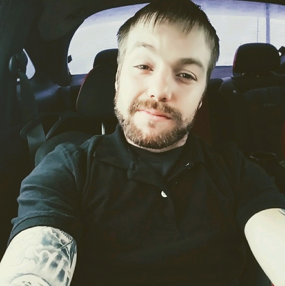 Profile Picture of David Nye (@davidnye101) on Poshmark