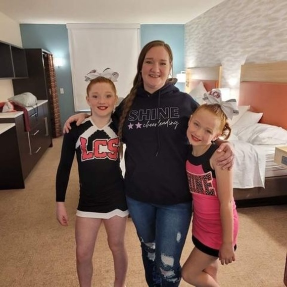 Profile Picture of Danielle Chastain (@chastaind717) on Poshmark