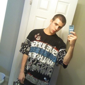 Profile Picture of Tommy Bing (@budsmokersonlyreefah) on Myspace