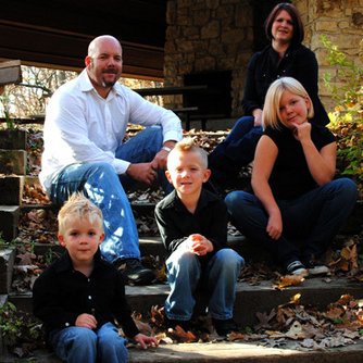 Profile Picture of Johnn-o Parenteau (@JohnTheShirtGuy) on Twitter