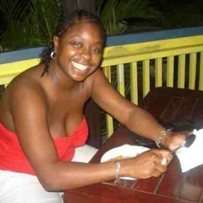 Profile Picture of Dionne Bradshaw (@DEE77kmt) on Twitter