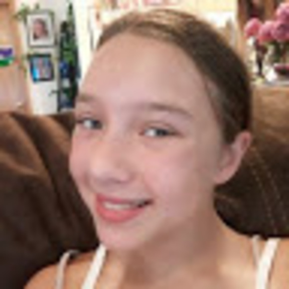 Profile Picture of Aubrey Braese (@aubreybraese123) on Poshmark