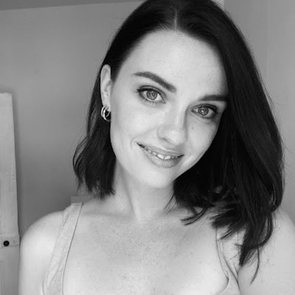 Profile Picture of Clare Ward (@clareward01) on Poshmark