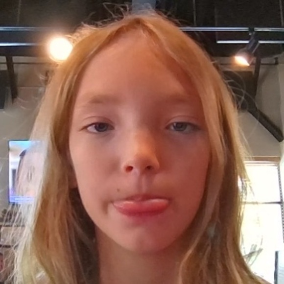 Haven Holmquest - Poshmark Profile Picture of Haven Holmquest (@haves_mh4eva) on Poshmark