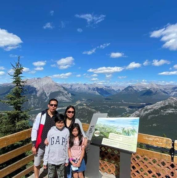 Profile Picture of Myrna Ferreras (@simplymyrn0214) on Poshmark