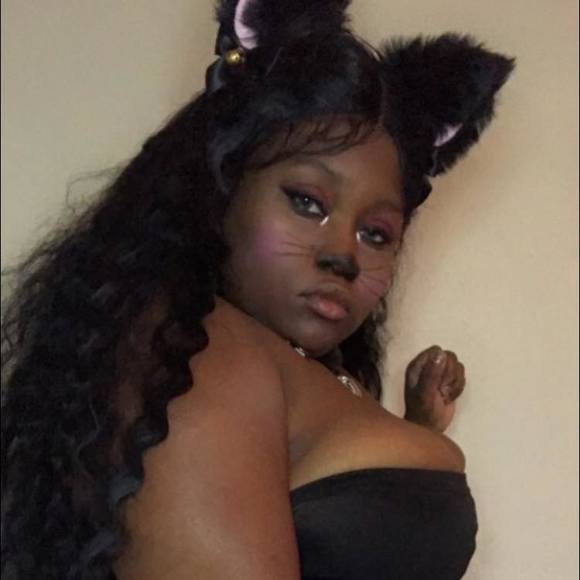 Profile Picture of Miko Goode wilson (@mikogoode994) on Poshmark