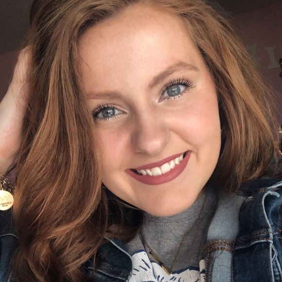 Profile Picture of Fielden Bechanan (@_fielden_) on Poshmark