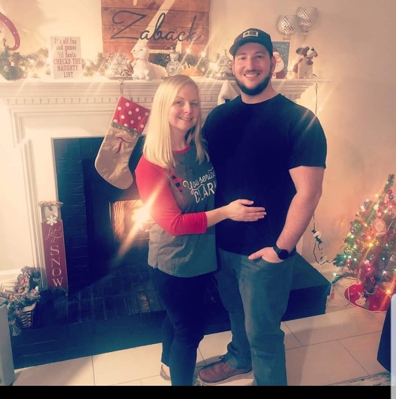 Profile Picture of Josh Zaback (@applejosh94) on Poshmark