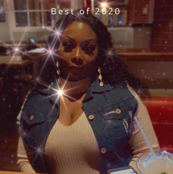 Profile Picture of Sandy Silmon (@sandysilmon) on Poshmark