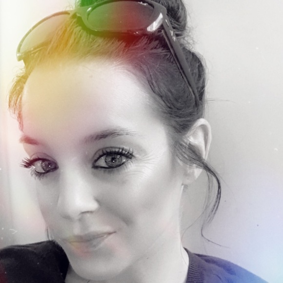 Profile Picture of Stacie Adams (@stacieadams412) on Poshmark