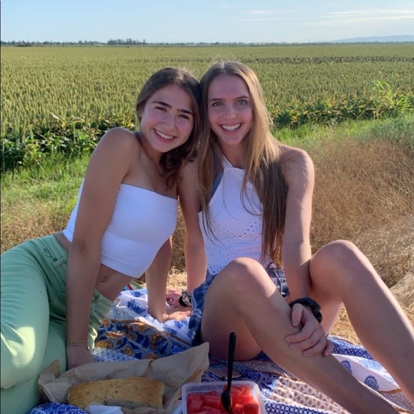 Profile Picture of Jillian Geist (@jgeist55) on Poshmark