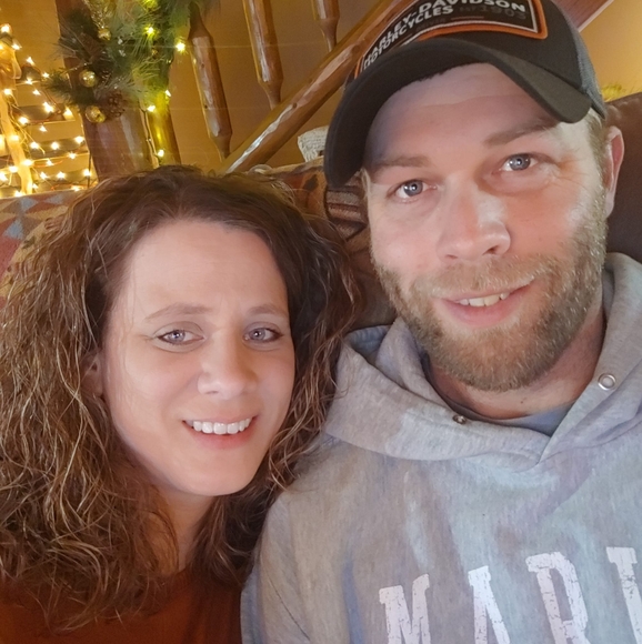 Sara Suehs - Poshmark Profile Picture of Sara Suehs (@sjb0111) on Poshmark