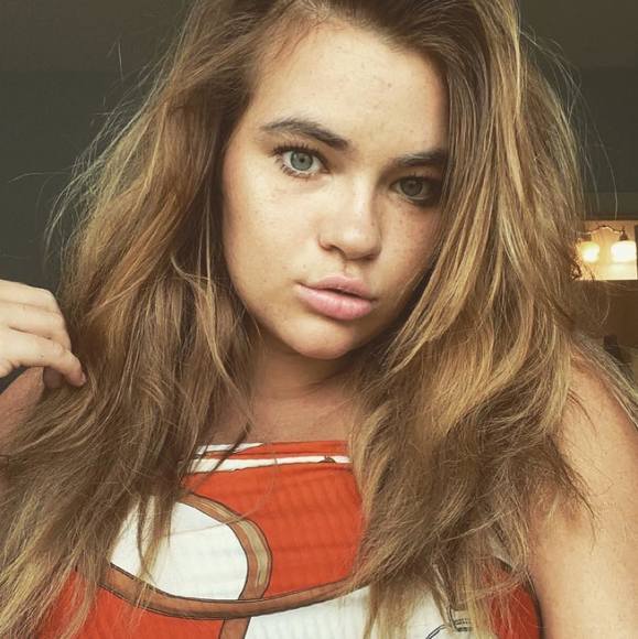 Profile Picture of Kaylee Taraska (@kayleetaraska) on Poshmark