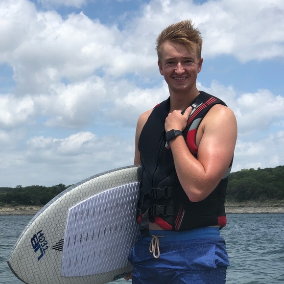 Profile Picture of Marcus Sweeney (@marcusosweeney) on Poshmark