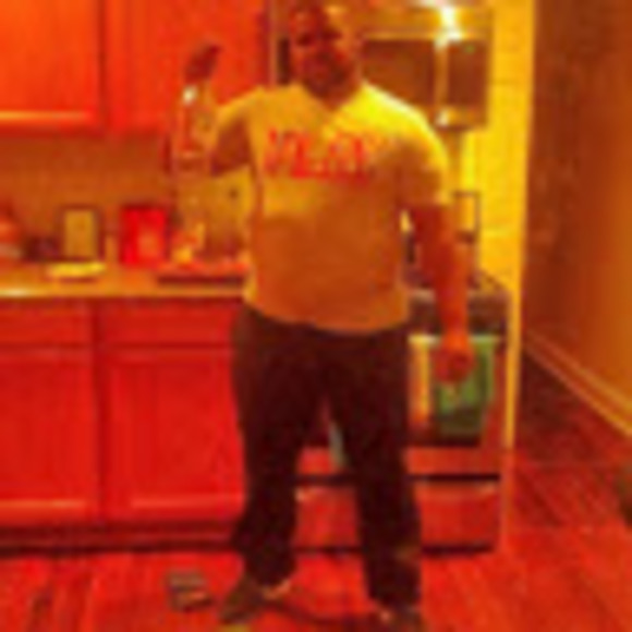Profile Picture of Joshua Hulbert (@joshua_hulbert) on Poshmark