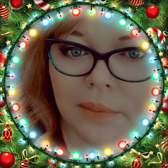 Profile Picture of Becki Lakin-thomas (@rgt523) on Poshmark