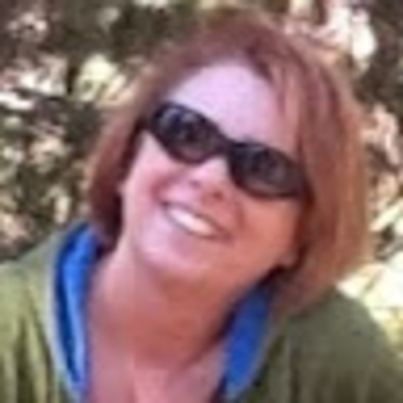 Profile Picture of Sue Gerfen (@suegerf) on Poshmark