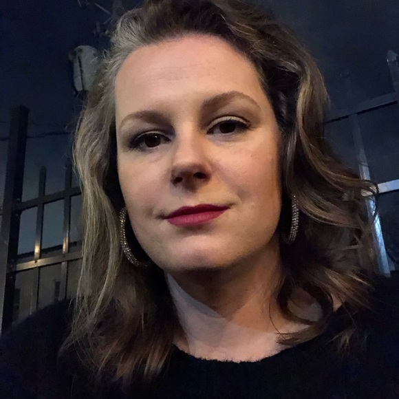 Profile Picture of Jacilyn Pierce (@jacilyn_o) on Poshmark