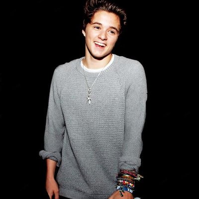 Profile Picture of Brad ♡ (@harrysdimension) on Twitter