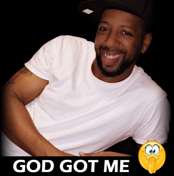 Profile Picture of Robert Irvin (@robertirvin71) on Poshmark