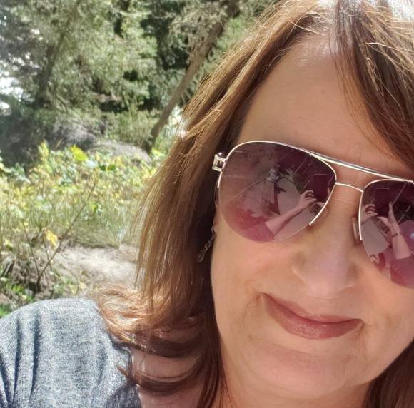 Profile Picture of Starla Bleifus (@sbleifus) on Poshmark