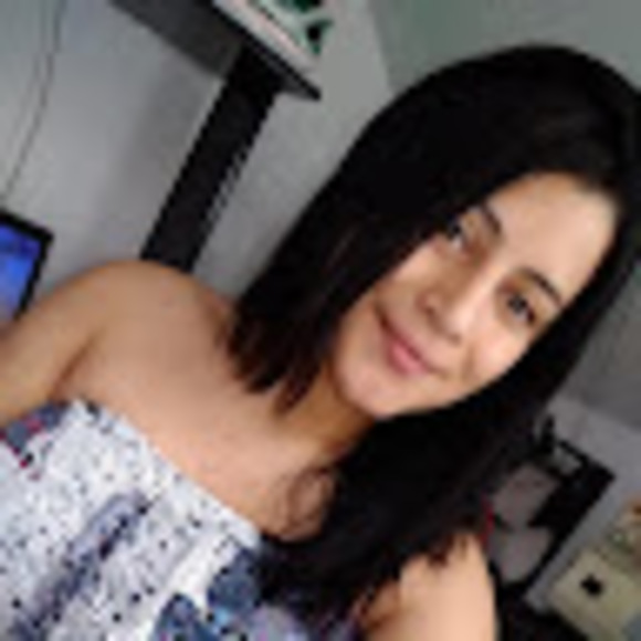 Profile Picture of Daniela Tamayo (@danielatamay291) on Poshmark