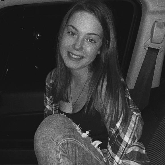 Savanna Schmidt - Poshmark Profile Picture of Savanna Schmidt (@schmidt46) on Poshmark