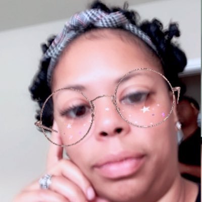 Profile Picture of Desirae Scott (@sdesirae30) on Twitter