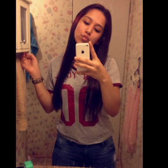 Profile Picture of Jessica Lule (@jalrb) on Poshmark