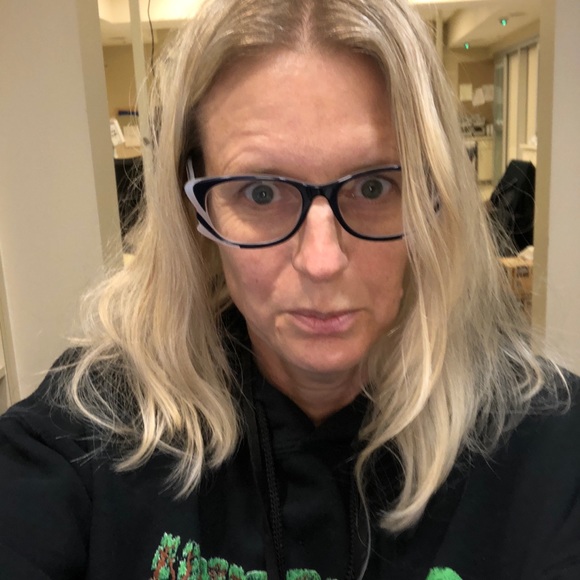 Profile Picture of Ann Micheletti (@annlapalm) on Poshmark