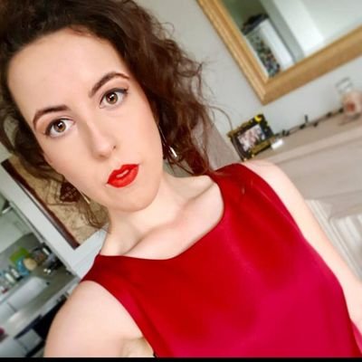 Profile Picture of Anna Holloway (@_AnnaHolloway_) on Twitter