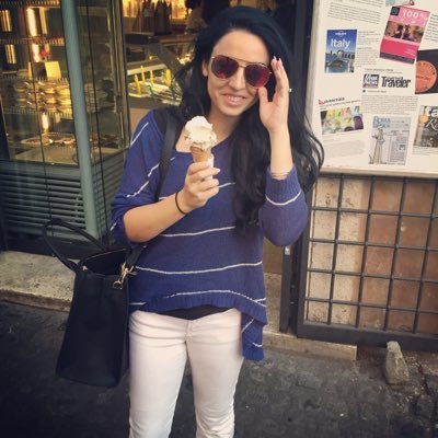 Profile Picture of Stephanie Stern (@StephanieStern_) on Twitter