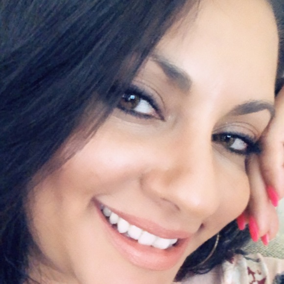 Profile Picture of Ada Mojica (@adamojica) on Poshmark