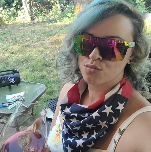 Profile Picture of Toshiana Minjares (@tminjare) on Poshmark