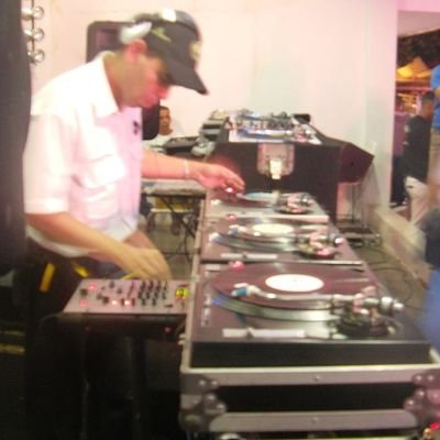 Profile Picture of Robert Fichera (@Moondiscplay) on Twitter