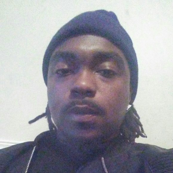 Profile Picture of Steven Doss (@stevedoss224) on Poshmark