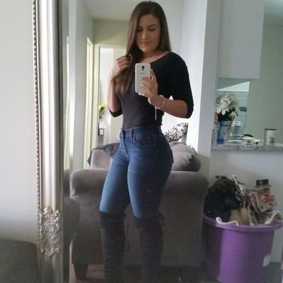 Profile Picture of Ally (@AllySchaefer) on Twitter