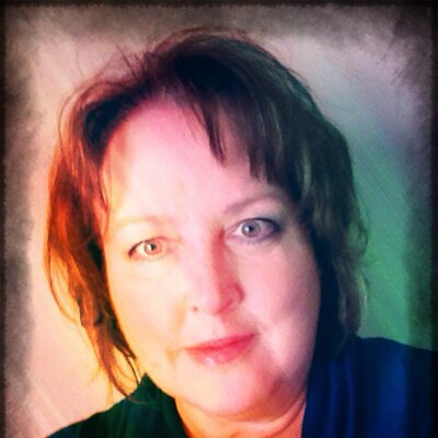 Profile Picture of Debbie Hull (@debberdooz) on Twitter