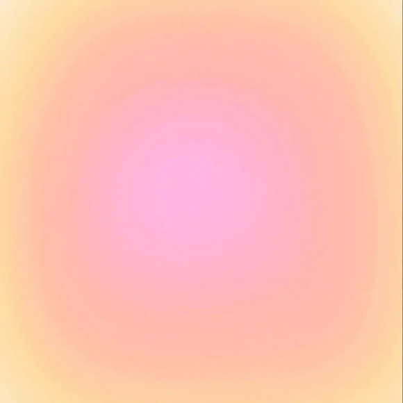 Profile Picture of Breana Hostutler (@breanajh1) on Poshmark