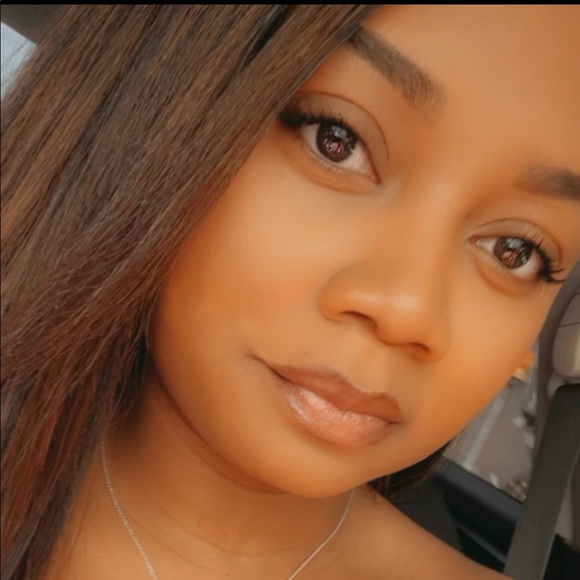 Profile Picture of Dominique Armstrong (@domo_101179) on Poshmark