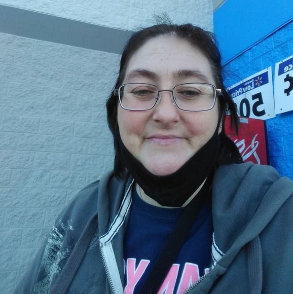 Profile Picture of Kay Holt (@kay_holt) on Poshmark