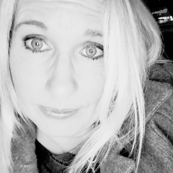 Chrissy Ward - Poshmark Profile Picture of Chrissy Ward (@chrissyward950) on Poshmark