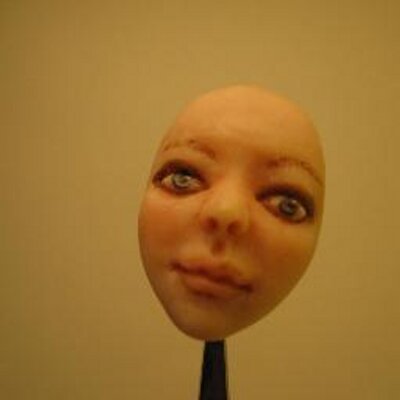 Profile Picture of Iris Bagwandeen (@ArtDollCorner) on Twitter